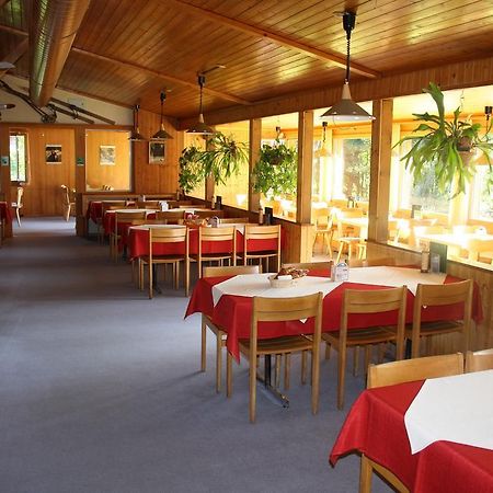 Хостел Sporti Grusch Экстерьер фото