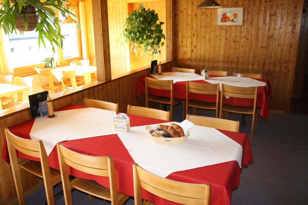 Хостел Sporti Grusch Экстерьер фото